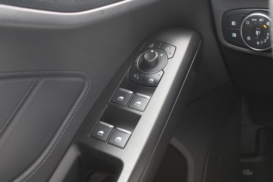 Ford Focus 1.0 EcoBoost 155 PK Hybrid ST Line X AUTOMAAT | Panoramadak | Camera | Winterpack | Adaptieve Cruise Control | BLIS |