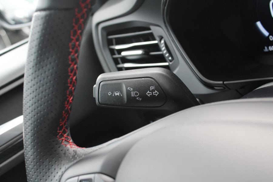 Ford Focus 1.0 EcoBoost 155 PK Hybrid ST Line X AUTOMAAT | Panoramadak | Camera | Winterpack | Adaptieve Cruise Control | BLIS |