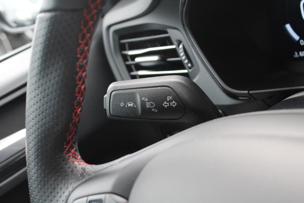 Ford Focus 1.0 EcoBoost 155 PK Hybrid ST Line X AUTOMAAT | Panoramadak | Camera | Winterpack | Adaptieve Cruise Control | BLIS |