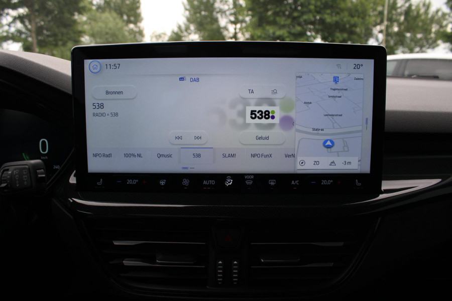 Ford Focus 1.0 EcoBoost 155 PK Hybrid ST Line X AUTOMAAT | Panoramadak | Camera | Winterpack | Adaptieve Cruise Control | BLIS |