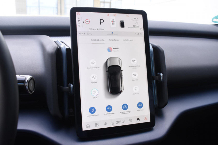 Volvo EX30 272PK Single Motor Extended Range Plus 69 kWh / Adaptive Cruise control / Climate Pack / Achteruitrijcamera / Elektrische achterklep / Harman Kardon / Parkeersensoren V+A
