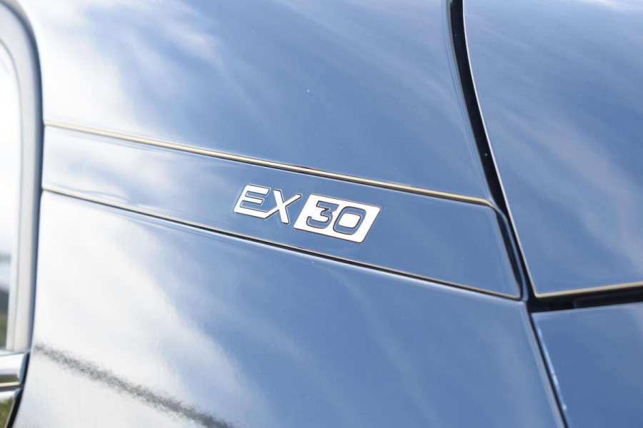 Volvo EX30 272PK Single Motor Extended Range Plus 69 kWh / Adaptive Cruise control / Climate Pack / Achteruitrijcamera / Elektrische achterklep / Harman Kardon / Parkeersensoren V+A