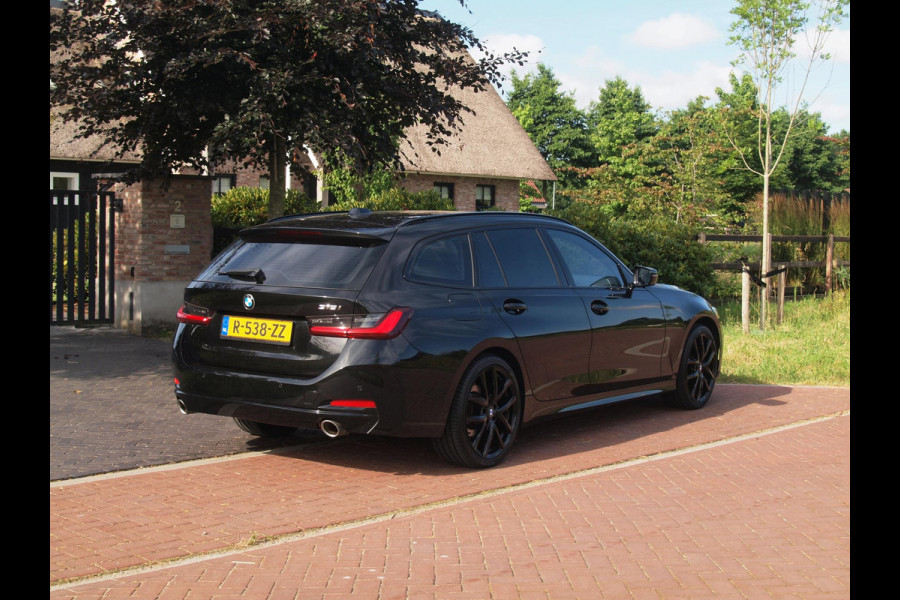 BMW 3 Serie Touring 318i | Facelift model | Apple Carplay | Parkeersensoren | Sportstoelen | 19 Inch | NL-Auto |