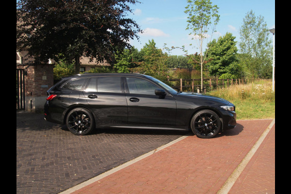 BMW 3 Serie Touring 318i | Facelift model | Apple Carplay | Parkeersensoren | Sportstoelen | 19 Inch | NL-Auto |