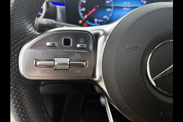 Mercedes-Benz A-Klasse 180 Business Solution AMG Lichtmetalen velgen | Navigatie | MBUX wide screen | Parking support | Inclusief 24 maanden MB Certified garantie voor Europa.