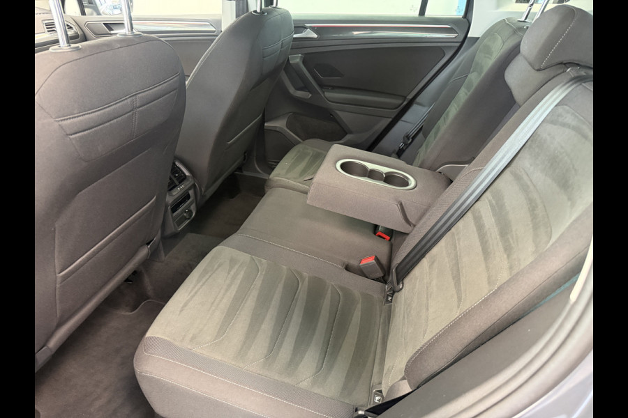 Volkswagen Tiguan 1.4 TSI eHybrid Elegance ACC PDC Lane Assist Blindspot Navi Carplay 24 Maanden garantie* (Vraag naar de voorwaarden)