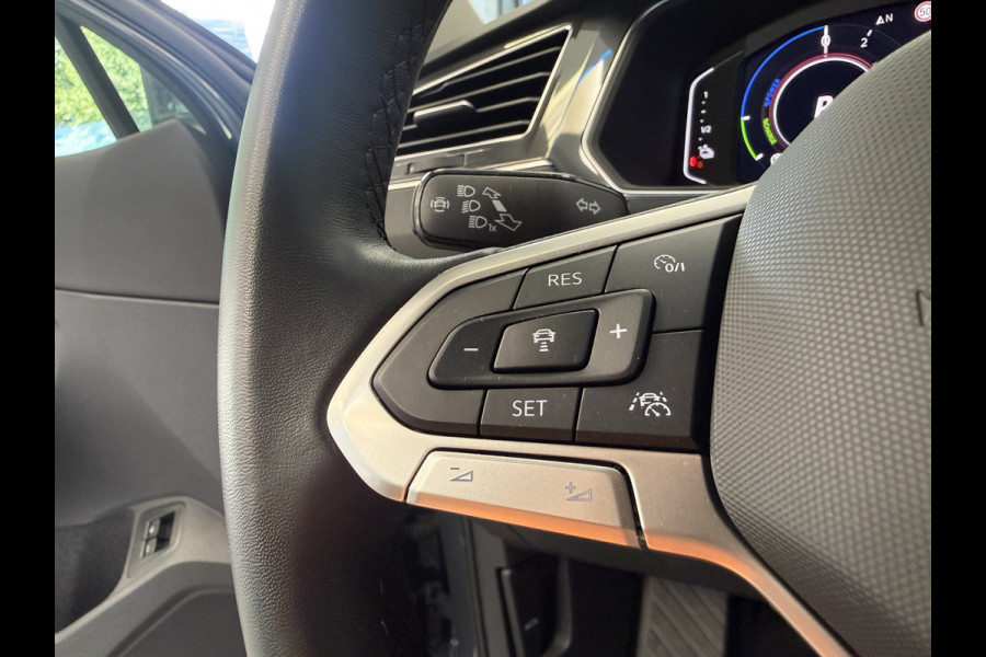Volkswagen Tiguan 1.4 TSI eHybrid Elegance ACC PDC Lane Assist Blindspot Navi Carplay 24 Maanden garantie* (Vraag naar de voorwaarden)