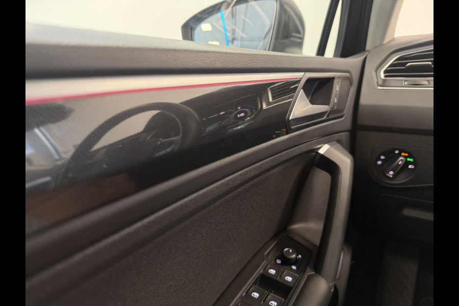 Volkswagen Tiguan 1.4 TSI eHybrid Elegance ACC PDC Lane Assist Blindspot Navi Carplay 24 Maanden garantie* (Vraag naar de voorwaarden)