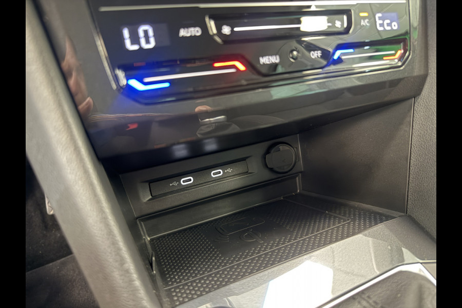 Volkswagen Tiguan 1.4 TSI eHybrid Elegance ACC PDC Lane Assist Blindspot Navi Carplay 24 Maanden garantie* (Vraag naar de voorwaarden)