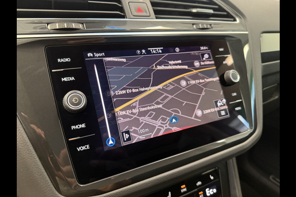 Volkswagen Tiguan 1.4 TSI eHybrid Elegance ACC PDC Lane Assist Blindspot Navi Carplay 24 Maanden garantie* (Vraag naar de voorwaarden)