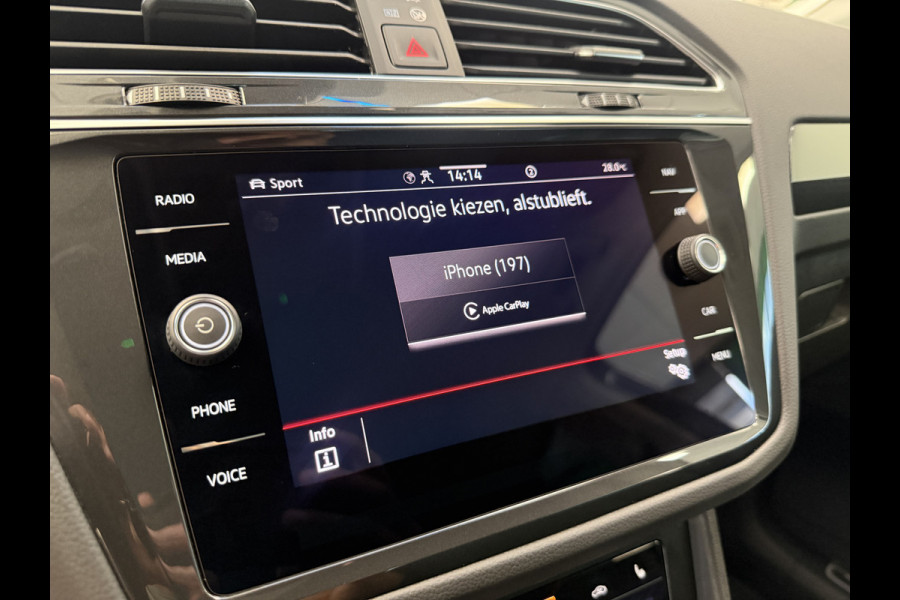 Volkswagen Tiguan 1.4 TSI eHybrid Elegance ACC PDC Lane Assist Blindspot Navi Carplay 24 Maanden garantie* (Vraag naar de voorwaarden)