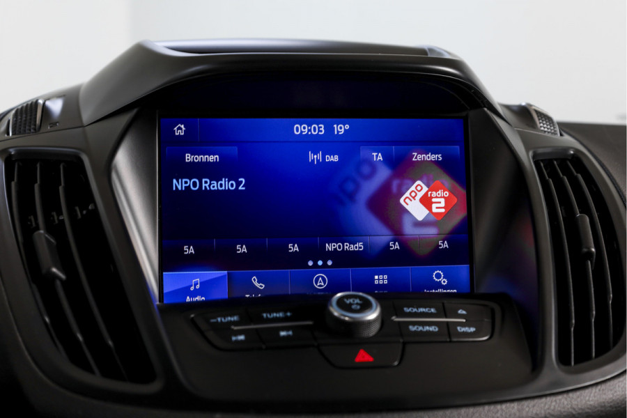 Ford Kuga 1.5 EcoBoost ST Line 150 PK | Cruise | Elek. Trekhaak | Winterpakket | PDC | Camera | NAV + App. Connect | ECC | Elek. Klep | LM 19" |