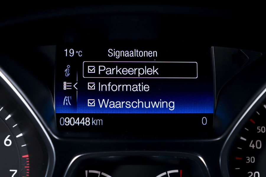 Ford Kuga 1.5 EcoBoost ST Line 150 PK | Cruise | Elek. Trekhaak | Winterpakket | PDC | Camera | NAV + App. Connect | ECC | Elek. Klep | LM 19" |