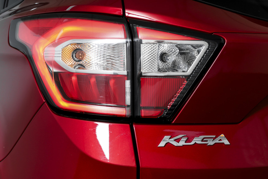 Ford Kuga 1.5 EcoBoost ST Line 150 PK | Cruise | Elek. Trekhaak | Winterpakket | PDC | Camera | NAV + App. Connect | ECC | Elek. Klep | LM 19" |