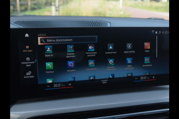 BMW 3 Serie Touring 318i | Facelift model | Apple Carplay | Parkeersensoren | Sportstoelen | 19 Inch | NL-Auto |