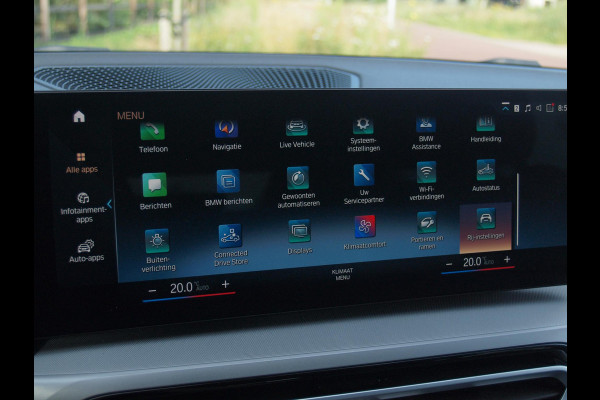 BMW 3 Serie Touring 318i | Facelift model | Apple Carplay | Parkeersensoren | Sportstoelen | 19 Inch | NL-Auto |