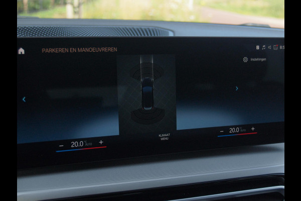 BMW 3 Serie Touring 318i | Facelift model | Apple Carplay | Parkeersensoren | Sportstoelen | 19 Inch | NL-Auto |