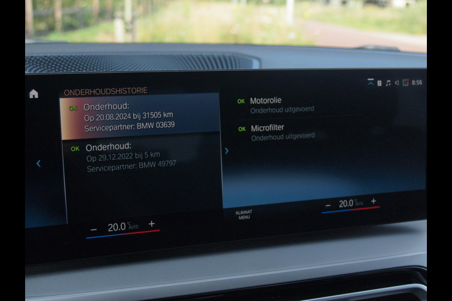 BMW 3 Serie Touring 318i | Facelift model | Apple Carplay | Parkeersensoren | Sportstoelen | 19 Inch | NL-Auto |
