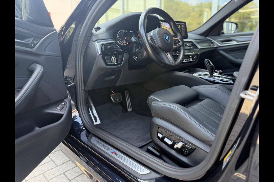 BMW 5 Serie Touring 530e xDrive High Ex. M-Sport |Pano|M-Seats|HUD|Laser|Trekhaak|19"