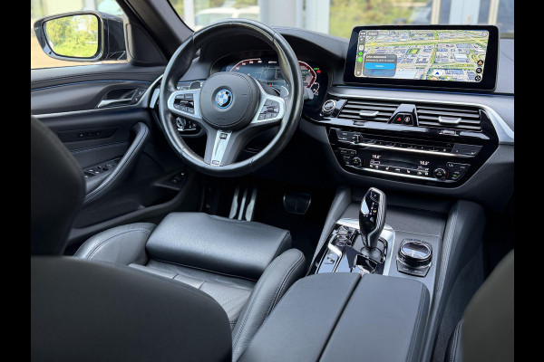BMW 5 Serie Touring 530e xDrive High Ex. M-Sport |Pano|M-Seats|HUD|Laser|Trekhaak|19"