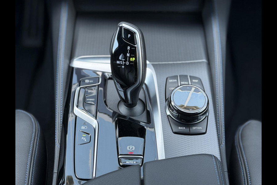 BMW 5 Serie Touring 530e xDrive High Ex. M-Sport |Pano|M-Seats|HUD|Laser|Trekhaak|19"