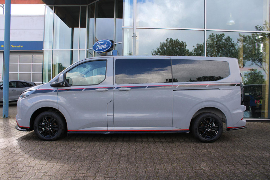 Ford Transit Custom 320 2.5 PHEV L2H1 Grey Platinum DC | Ruime Voorraad! | Dubbele Cabine Of Gesloten Bestel | Rijklaar | Ford Voorraad | Dubbele zijschuifdeur | Dual-zone automatische airconditioning | Privacy glass | Groot middenconsole | Trekhaakvoorbereiding | Centrale dubbele vergrendeling | Driver Assistent Pack Ultimate | Verwarmbaar stuurwiel | 2 AGM accus | PHEV 1-fase oplaadkabel 10m | Vehicle Integration System