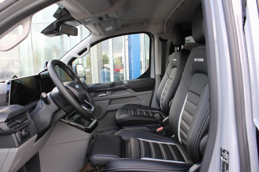Ford Transit Custom 320 2.5 PHEV L2H1 Grey Platinum DC | Ruime Voorraad! | Dubbele Cabine Of Gesloten Bestel | Rijklaar | Ford Voorraad | Dubbele zijschuifdeur | Dual-zone automatische airconditioning | Privacy glass | Groot middenconsole | Trekhaakvoorbereiding | Centrale dubbele vergrendeling | Driver Assistent Pack Ultimate | Verwarmbaar stuurwiel | 2 AGM accus | PHEV 1-fase oplaadkabel 10m | Vehicle Integration System