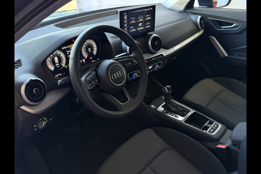 Audi Q2 35 TFSI 1.5 S-LINE ✅ 2026 ✅150PK PANO SCHUIFDAK VIR.COCKPIT ELEK.KLEP TOUCHSCREEN CARPLAY NAVI CAMERA MATRIX LED STOELVERW. PDC  2026 S-EDITION