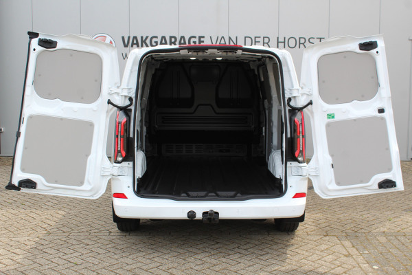 Ford E-Transit Custom ELEKTRISCH 320 L2H1 Limited 65 kWh 218 pk Meerprijs 17" lichtmetalen wielen €. 1.500,- Autm. airco, stoel-, spiegel- en voorraamverw., camera, trekhaak, cruise cntrl, navigatie by Apple Carplay/ Android auto, telefoonvoorb., LED verl. etc.
