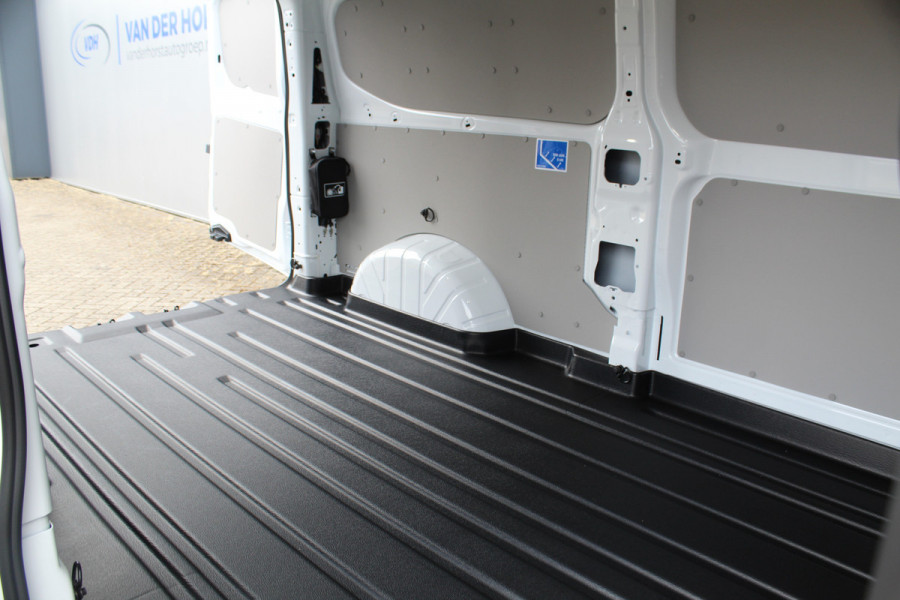 Ford E-Transit Custom ELEKTRISCH 320 L2H1 Limited 65 kWh 218 pk Meerprijs 17" lichtmetalen wielen €. 1.500,- Autm. airco, stoel-, spiegel- en voorraamverw., camera, trekhaak, cruise cntrl, navigatie by Apple Carplay/ Android auto, telefoonvoorb., LED verl. etc.