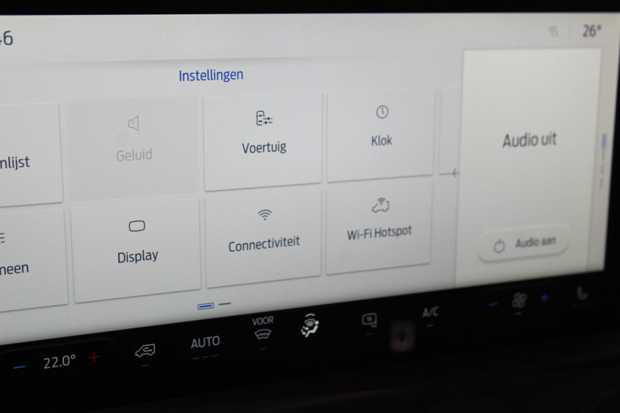 Ford E-Transit Custom ELEKTRISCH 320 L2H1 Limited 65 kWh 218 pk Meerprijs 17" lichtmetalen wielen €. 1.500,- Autm. airco, stoel-, spiegel- en voorraamverw., camera, trekhaak, cruise cntrl, navigatie by Apple Carplay/ Android auto, telefoonvoorb., LED verl. etc.