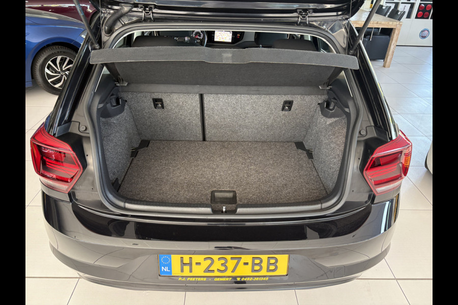 Volkswagen Polo 1.0 TSI Comfortline Airco - Navigatie - Cruise control - Bluetooth - Licht metalen velgen 17 inch - Elektrische ramen - Mistlampen - Radio - Stuur multifunctioneel - - Start/stop systeem - Led verlichting