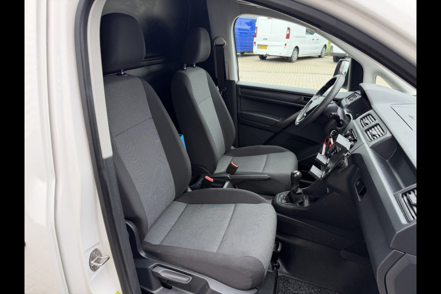 Volkswagen Caddy 2.0 TDI L2H1 BMT Maxi Comfortline / vaste prijs rijklaar € 15.950 ex btw / euro 6 / bpm vrij / ingerichte laadruimte / ex KPN / airco / cruise / pdc achter / omvormer !