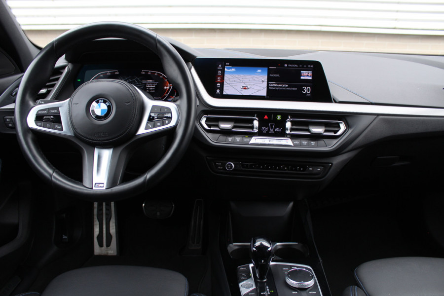 BMW 1-serie 118i Business Edition | M-Sport | Origin NL | Camera | Trekhaak | Navigatie