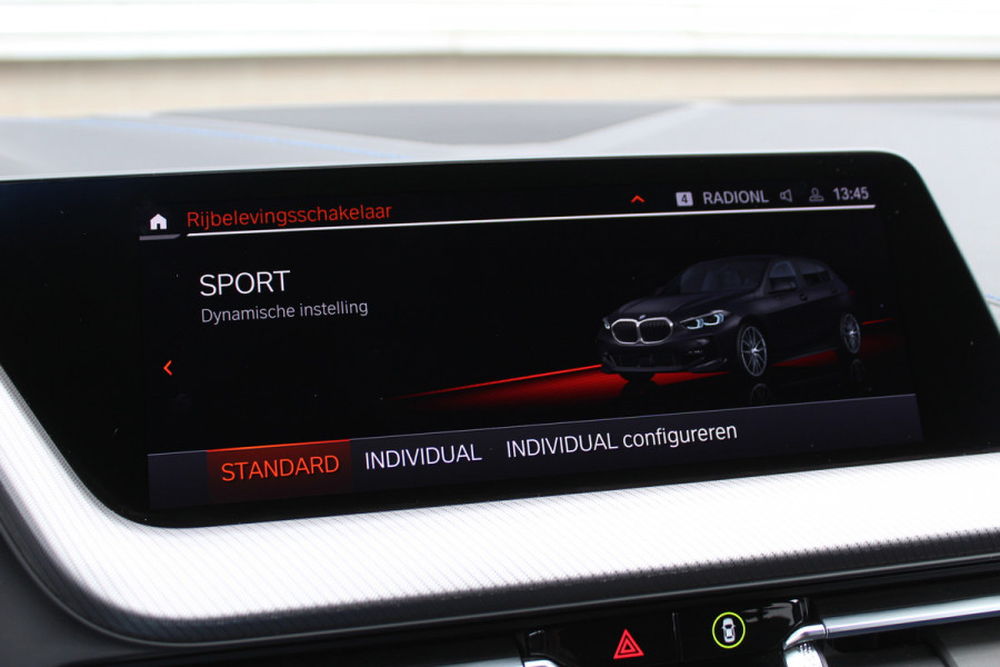 BMW 1-serie 118i Business Edition | M-Sport | Origin NL | Camera | Trekhaak | Navigatie