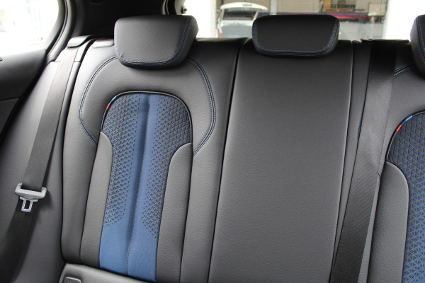 BMW 1-serie 118i Business Edition | M-Sport | Origin NL | Camera | Trekhaak | Navigatie