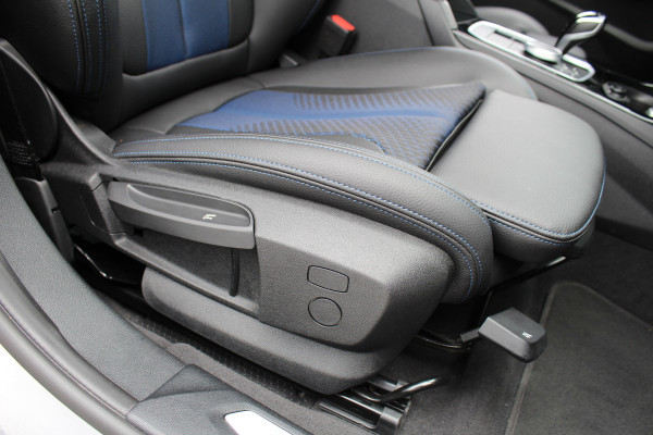 BMW 1-serie 118i Business Edition | M-Sport | Origin NL | Camera | Trekhaak | Navigatie