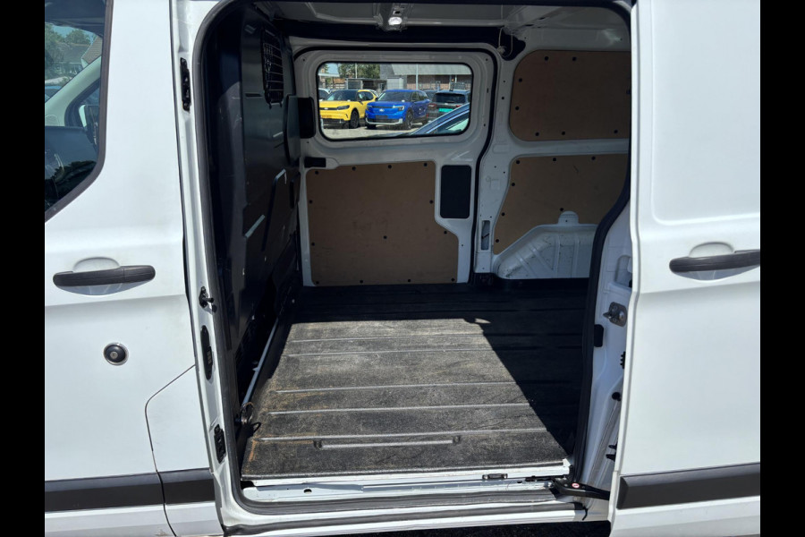 Ford Transit Custom 300 2.0 TDCI L1H1 Trend 130pk Automaat | Trekhaak | Carplay & Android Auto | 3 zits | Achteruitrijcamera | Cruise control | Stoelverwarming