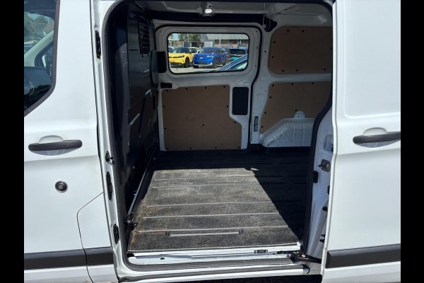 Ford Transit Custom 300 2.0 TDCI L1H1 Trend 130pk Automaat | Trekhaak | Carplay & Android Auto | 3 zits | Achteruitrijcamera | Cruise control | Stoelverwarming