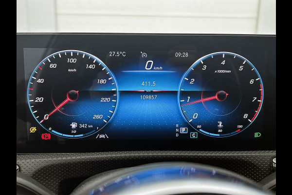 Mercedes-Benz A-Klasse 180 Business Solution AMG Lichtmetalen velgen | Navigatie | MBUX wide screen | Parking support | Inclusief 24 maanden MB Certified garantie voor Europa.