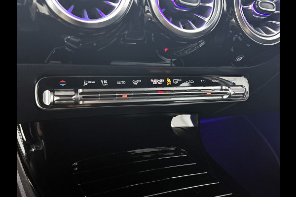 Mercedes-Benz A-Klasse 180 Business Solution AMG Lichtmetalen velgen | Navigatie | MBUX wide screen | Parking support | Inclusief 24 maanden MB Certified garantie voor Europa.