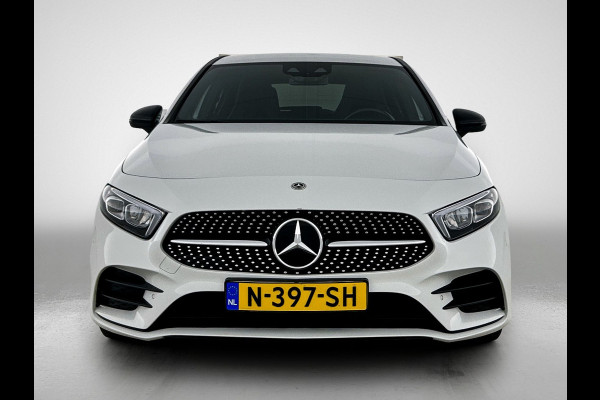 Mercedes-Benz A-Klasse 180 Business Solution AMG Lichtmetalen velgen | Navigatie | MBUX wide screen | Parking support | Inclusief 24 maanden MB Certified garantie voor Europa.