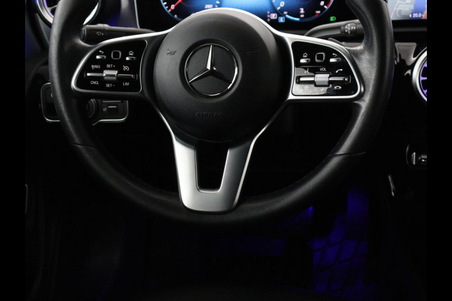 Mercedes-Benz CLA-Klasse 180 Business Solution Progressive | Stoelverwarming | Carplay | Sfeerverlichting | Half leder | Camera | Navigatie | Widescreen | Full LED | Park Assist | DAB | 18'' velgen | Cruise control
