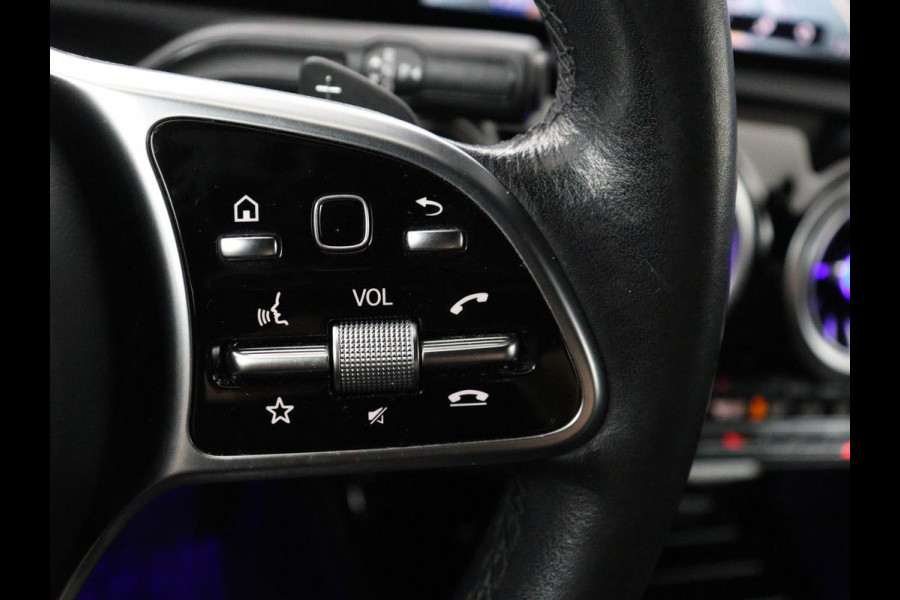 Mercedes-Benz CLA-Klasse 180 Business Solution Progressive | Stoelverwarming | Carplay | Sfeerverlichting | Half leder | Camera | Navigatie | Widescreen | Full LED | Park Assist | DAB | 18'' velgen | Cruise control
