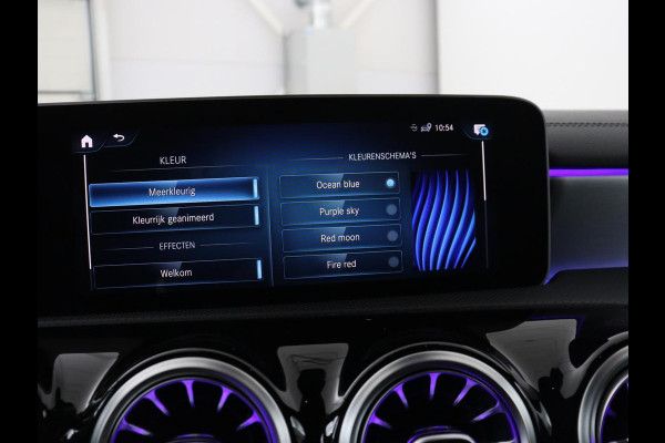 Mercedes-Benz CLA-Klasse 180 Business Solution Progressive | Stoelverwarming | Carplay | Sfeerverlichting | Half leder | Camera | Navigatie | Widescreen | Full LED | Park Assist | DAB | 18'' velgen | Cruise control