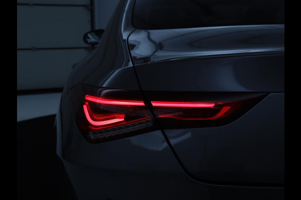 Mercedes-Benz CLA-Klasse 180 Business Solution Progressive | Stoelverwarming | Carplay | Sfeerverlichting | Half leder | Camera | Navigatie | Widescreen | Full LED | Park Assist | DAB | 18'' velgen | Cruise control
