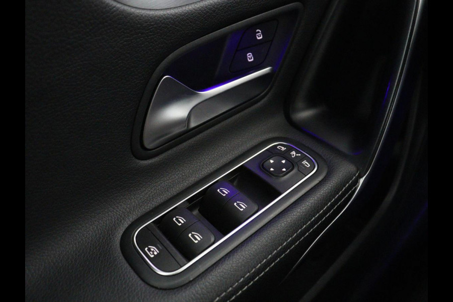 Mercedes-Benz CLA-Klasse 180 Business Solution Progressive | Stoelverwarming | Carplay | Sfeerverlichting | Half leder | Camera | Navigatie | Widescreen | Full LED | Park Assist | DAB | 18'' velgen | Cruise control
