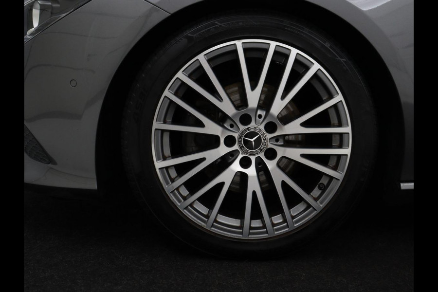 Mercedes-Benz CLA-Klasse 180 Business Solution Progressive | Stoelverwarming | Carplay | Sfeerverlichting | Half leder | Camera | Navigatie | Widescreen | Full LED | Park Assist | DAB | 18'' velgen | Cruise control