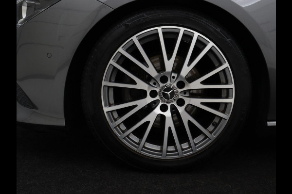 Mercedes-Benz CLA-Klasse 180 Business Solution Progressive | Stoelverwarming | Carplay | Sfeerverlichting | Half leder | Camera | Navigatie | Widescreen | Full LED | Park Assist | DAB | 18'' velgen | Cruise control