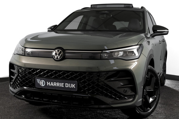 Volkswagen Tiguan 1.5 eHybrid 272 PK R-Line | Black Style | S/K-panodak | Adapt. Cruise | Stoel-+stuurverw. | App. Connect | Camera | LM 19" | 3707